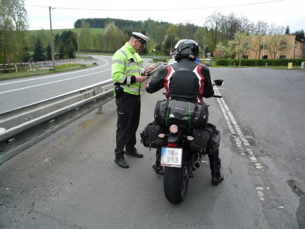 policejni-akce-na-motorkare-bruntal-2019-kveten- (1)